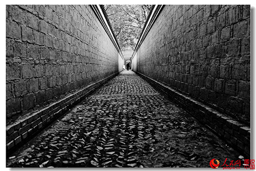 图为安徽省桐城“六尺巷”，构建和谐社会，几百年前的古人们就给我们做了很好的表率。